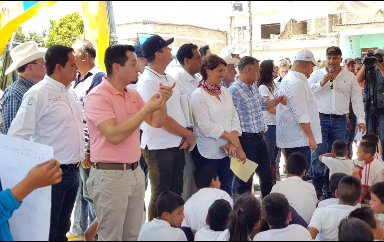 Alfaro anunció que en La Manzanilla también se construirá un malecón y una planta de tratamiento de 17.8 MDP. EL INFORMADOR/Y. Mora
