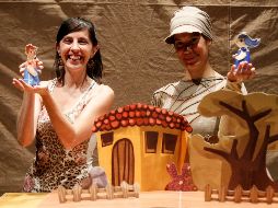 Julia Testa y Andrea Belén Sánsa. La directora y la actriz de “Lágrimas de agua dulce” juegan con el escenario de esta puesta en escena. EL INFORMADOR/A. Camacho