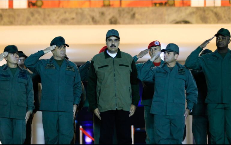 Maduro pide a los cadetes que estén atentos a 