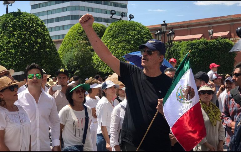 El expresidente Vicente Fox (c)compartió imágenes de la protesta en León, Guanajuato. TWITTER@VicenteFoxQue