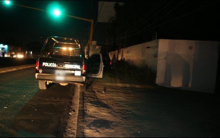 A los detenidos se les aseguró un arma de fuego AR-15, un chaleco antibalas y cargadores. ESPECIAL