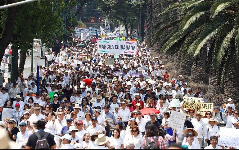 Los participantes en la manifestación en Ciudad de México marcharon del Ángel de la Independencia al Monumento a la Revolución. SUN/B. Fregoso