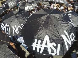 Cientos de personas se congregaron en Plaza Universidad, en el Centro de Guadalajara, para protestar contra el Presidente López Obrador. EL INFORMADOR / A. Camacho