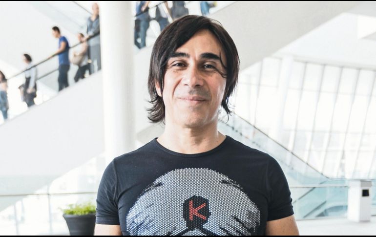 Édgar David Aguilera, director de la editorial encargada de “revivir” a “Kalimán”. NOTIMEX