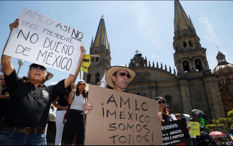 Opositores a las políticas de López Obrador se manifestaron ayer en Guadalajara y otras ciudades del país. EFE/ARCHIVO