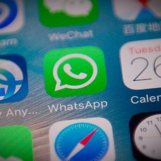 ¿Cómo enviar respuestas automáticas en WhatsApp?