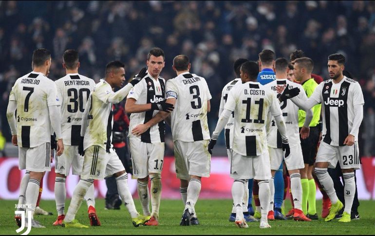 El gesto del aficionado chocó con la actitud del resto del Allianz Stadium, que mostró su respeto hacia el Torino. TWITTER/@juventusfc