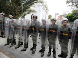 Opositores denunciaron en sus redes sociales la restricción para ingresar a la Asamblea. AP / F. Llano