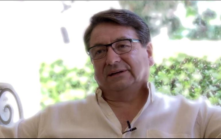 Gutiérrez y otros servidores públicos desviaron recursos simulando una prestación de servicios con las empresas Jet Combustibles y Promotora de Señalamiento Integral. TWITETR/@LaparaDoJaChih