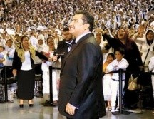 De acuerdo con la Iglesia, el trabajo del apóstol ha sido reconocido por diversas autoridades y organismos a nivel nacional e internacional. FACEBOOK / La Luz Del Mundo