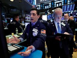 Los inversionistas se mantienen atentos a la escalada de las tensiones comerciales entre China y Estados Unidos. AP / ARCHIVO