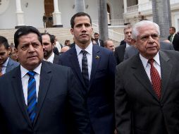 Después de la detención del vicepresidente del Legislativo, Édgar Zambrano, el reconocido como presidente en más de 50 países anunció que Nicolás Maduro quiere desaparecer el Parlamento nacional. AP / F. Llano