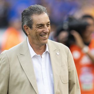 Chivas ratifica a Tomás Boy