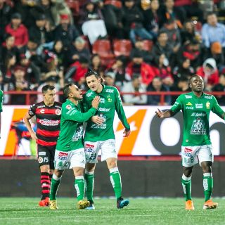 León ruge en casa de los Xolos