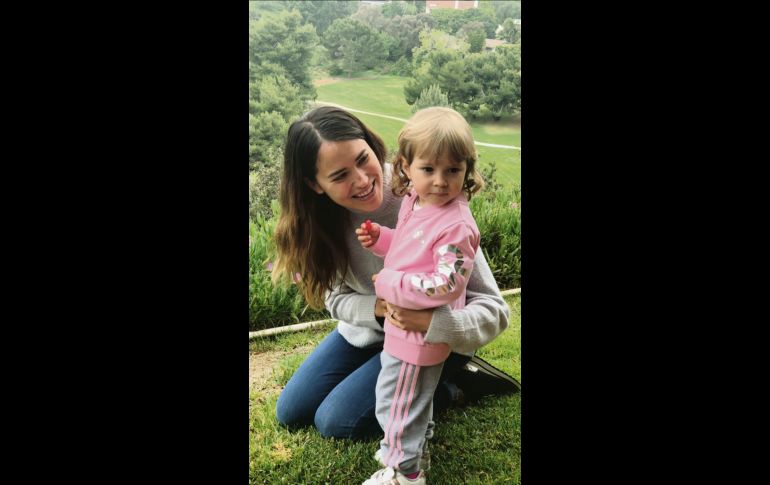 Kari Plasencia con su pequeña Julia.