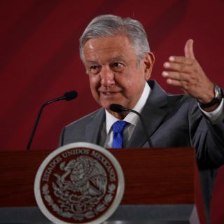 "Deuda de Pemex es como deuda soberana": López Obrador