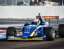 En la primera fecha, celebrada en San Petersburgo, Florida, el joven piloto se ubicó en quinto y sexto sitio, respectivamente, en las dos carreras que inauguraron este campeonato. TWITTER / @Moidlv