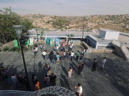 Pablo Lemus explica que los Centros Comunitarios Colmena tienen sede en las zonas más vulnerables del municipio, como Miramar (que atiende mensualmente a mil 400 usuarios) y San Juan de Ocotán. EL INFORMADOR/ G. Gallo