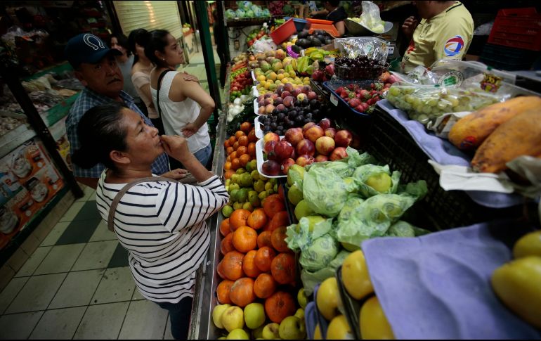 Los precios a la alza en alimentos como el pollo, el aguacate y la cebolla incidieron más en la inflación. EL INFORMADOR/ARCHIVO