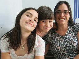 Susana Chirinos, en compañía de sus hijos Camila y Tadeo. Mario Rodríguez Ripoll