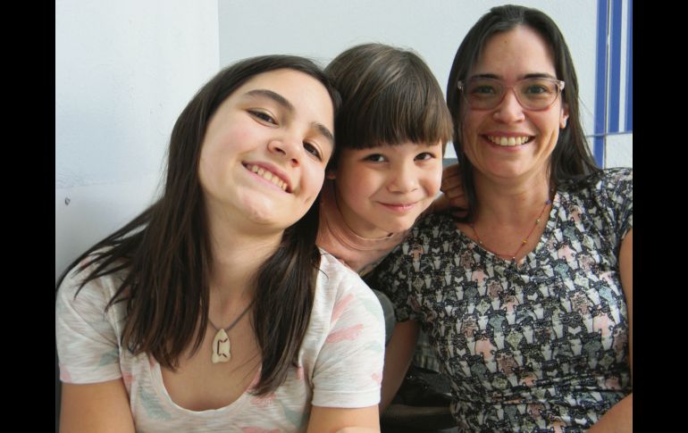 Susana Chirinos, en compañía de sus hijos Camila y Tadeo. Mario Rodríguez Ripoll