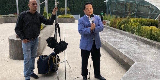 Gustavo Adolfo Infante asegura tener m&aacute;s exclusivas que Pati Chapoy