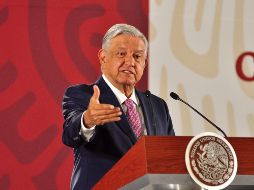 López Obrador invita a varias mamás de distintos sectores a la conferencia de prensa, entre ellas a la escritora Elena Poniatowska. NTX / A. Guzmán