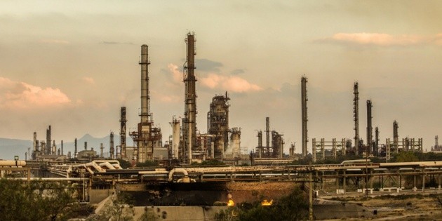 Refiner&iacute;a de Dos Bocas producir&aacute; 300 mil barriles diarios: L&oacute;pez Obrador