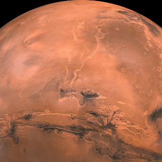 Muestran imágenes de una luna llena en Marte