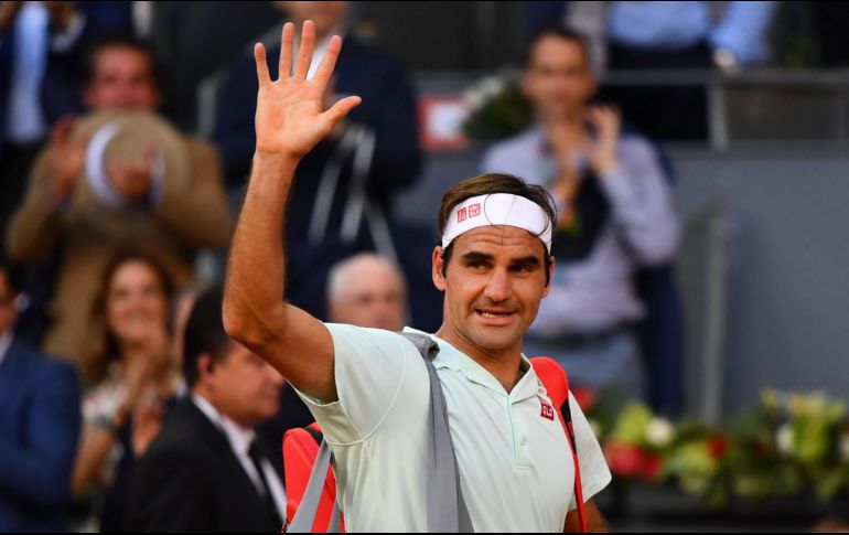 Federer comenzó arrollador el primer set, pero al final cae en dos horas y diez minutos. AFP/G. Bouys