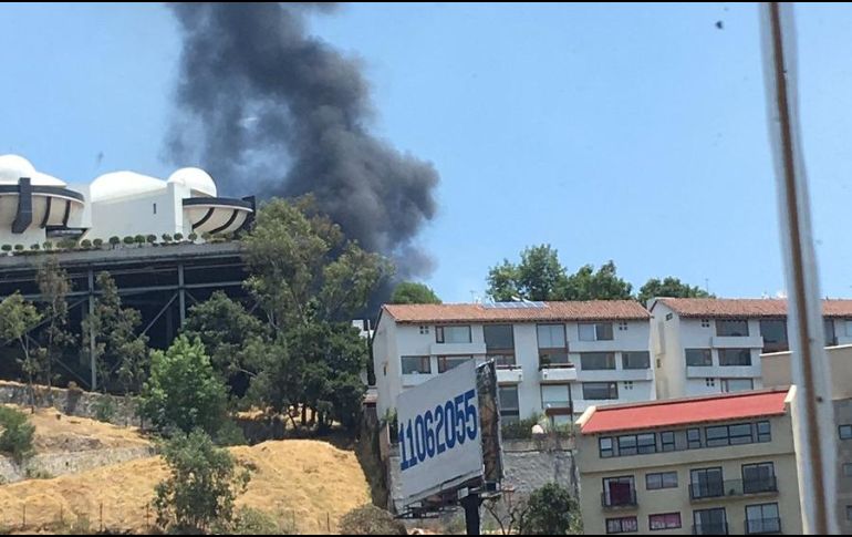 Usuarios de redes sociales han compartido videos e imágenes de la columna de humo. TWITTER / @lauraes48699074