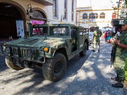 Fuerzas del orden de los tres niveles de gobierno patrullan las calles de Cuernavaca tras el ataque. NTX/J. Pazos