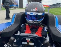 El jalisciense tuvo que abandonar la competencia luego de una falla mecánica después de la vuelta número 11 de 25. TWITTER / @Moidlv