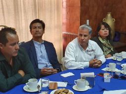 Junto con otros disidentes de la actual presidente de Morena, Rojas (2-d) y otros miembros del partido también buscarán una reforma que impida a funcionarios que manejen programas sociales. EL INFORMADOR/ A. Gallegos