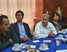 Junto con otros disidentes de la actual presidente de Morena, Rojas (2-d) y otros miembros del partido también buscarán una reforma que impida a funcionarios que manejen programas sociales. EL INFORMADOR/ A. Gallegos