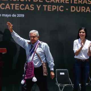 Gobierno creará empresa de Internet: López Obrador