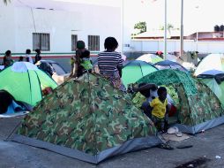 Al menos 100 de los migrantes fueron trasladados a otra garita del INM. NTX/ARCHIVO