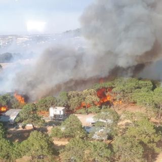 Combaten incendio en la Venta del Astillero