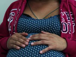 Consumir líquidos y electrolitos previene la deshidratación en mujeres embarazadas y de las que amamantan. EL INFORMADOR / ARCHIVO