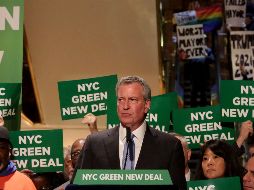 El alcalde De Blasio calculó las emisiones de ocho de las torres de Trump en 27 mil toneladas de gases invernaderos anuales. AFP/Y. Paskova
