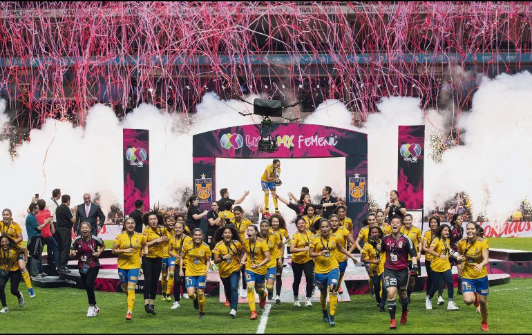 El equipo de las Tigresas consiguió su segundo título de la Liga MX Femenil. Ambos campeonatos los ganaron en casa de las Rayadas. MEXSPORT
