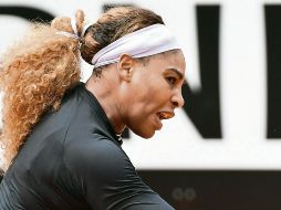 Serena Williams reapareció en Roma después de tres años de ausencia y enfrentará a su hermana Venus en arcilla por primera vez en 17 años. EFE / E. Ferrari