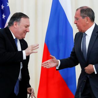 Pompeo pide a Rusia que deje de apoyar a Maduro