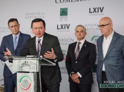 Los senadores ofrecieron una conferencia de prensa para dar detalles sobre el recurso que presentaron ayer por la noche. TWITTER / @osoriochong