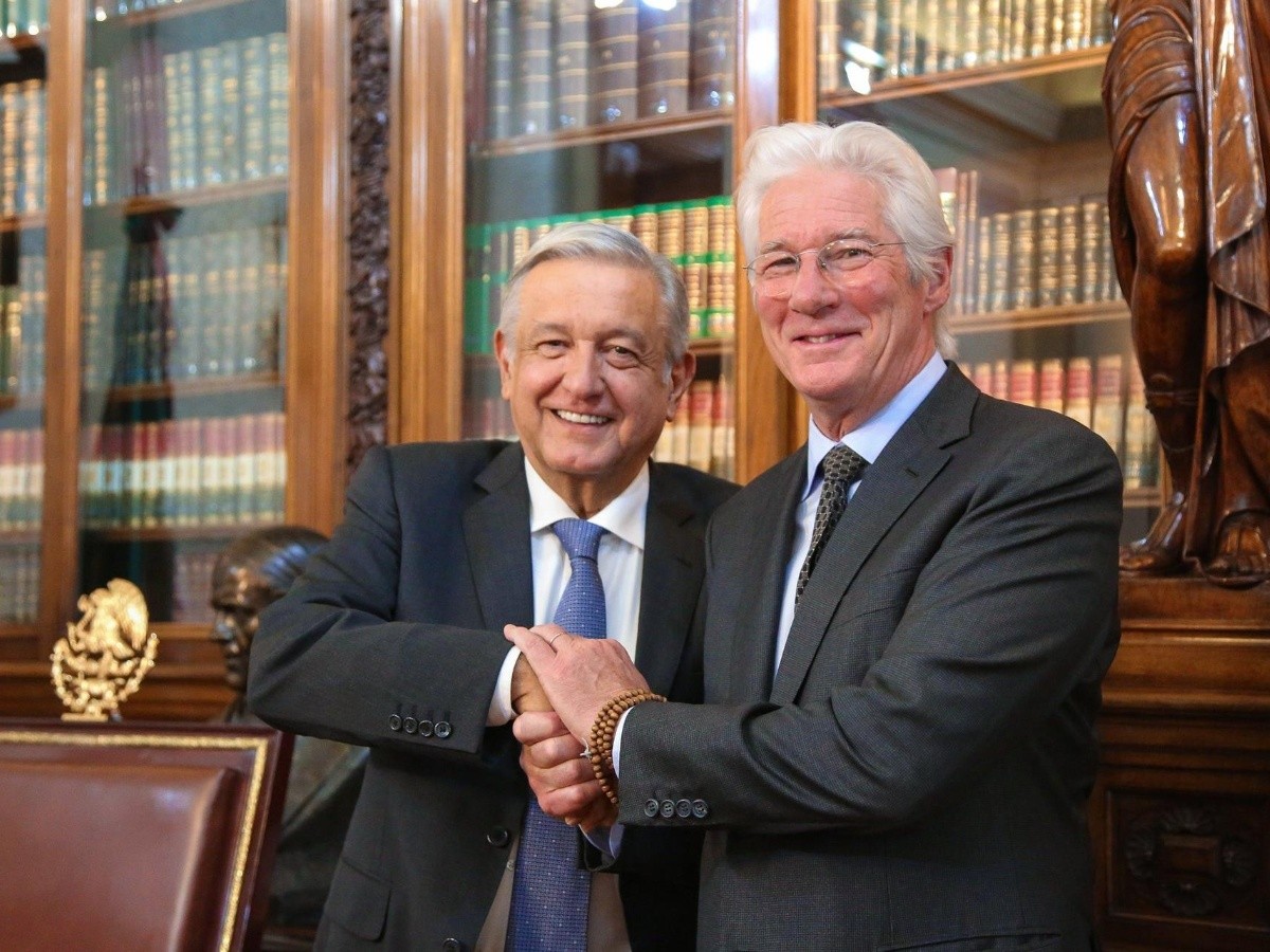  López Obrador recibe al actor Richard Gere en Palacio Nacional