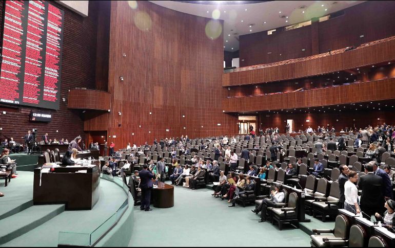 Legisladores declaran aprobado el decreto por el que se reforman, adicionan y derogan diversas disposiciones de los artículos 3, 31 y 73 constitucionales. SUN/ARCHIVO
