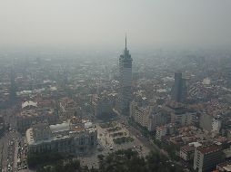 De acuerdo con la OMS y con la UNAM, los altos niveles de contaminación que se registran en varias entidades del país llevan a la muerte a 21 mil mexicanos al año; es decir 57 al día. EFE / M. Hartz