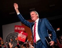 Elegido con la promesa de reducir las desigualdades tras la gestión de Michael Bloomberg, es uno de los aspirantes con posturas más a la izquierda, como las del también candidato Bernie Sanders. AFP / ARCHIVO