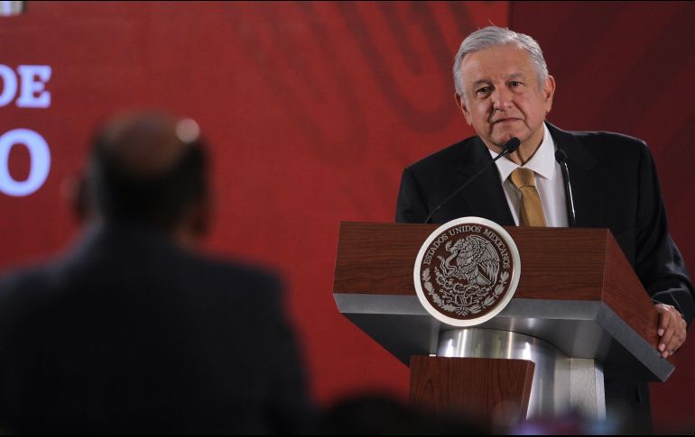López Obrador explica que su gobierno cuenta con 300 MMDP de reserva y además hay otro fondo que me acaba de informar de Hacienda de subejercicios, lo que se dejó de ejercer del presupuesto de años anteriores, de alrededor de 80 MMDP. NTX/ O. Ramírez