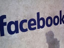La compañía Facebook ha sido presionada para frenar de manera transparente la fesinformación que circula en sus páginas. AP / ARCHIVO